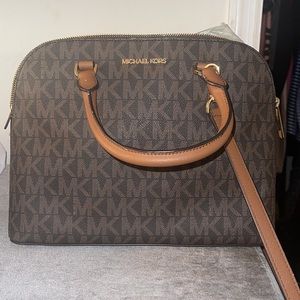 Michael kors bag never worn